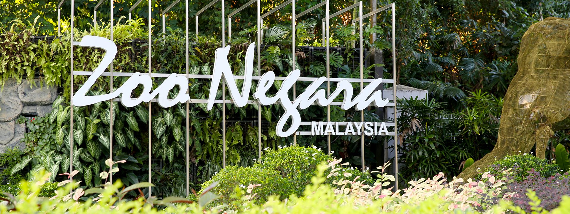 Visitors at Zoo Negara ticket counter